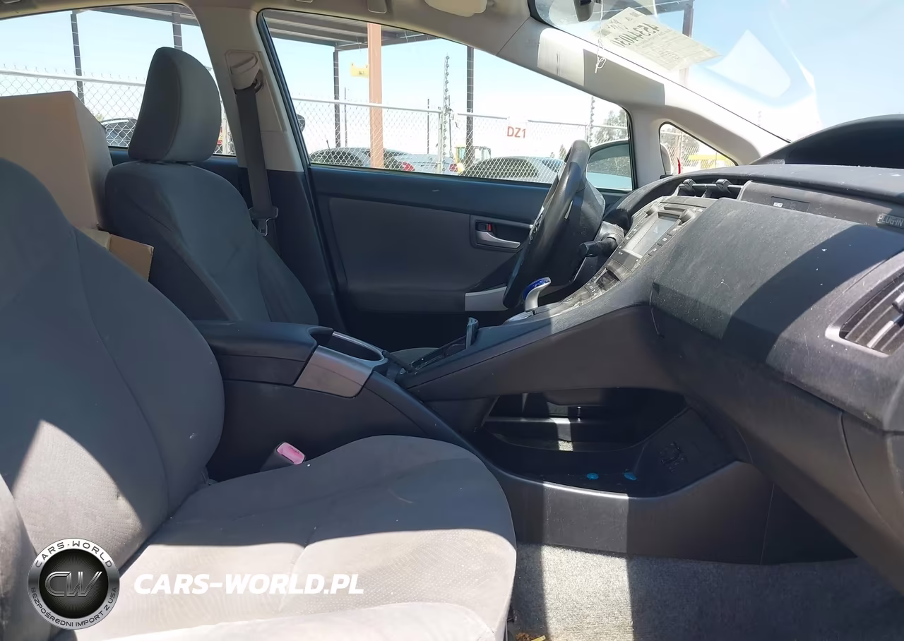 2013 Toyota Prius Plug-In VIN:JTDKN3DP9D3044568 - 5