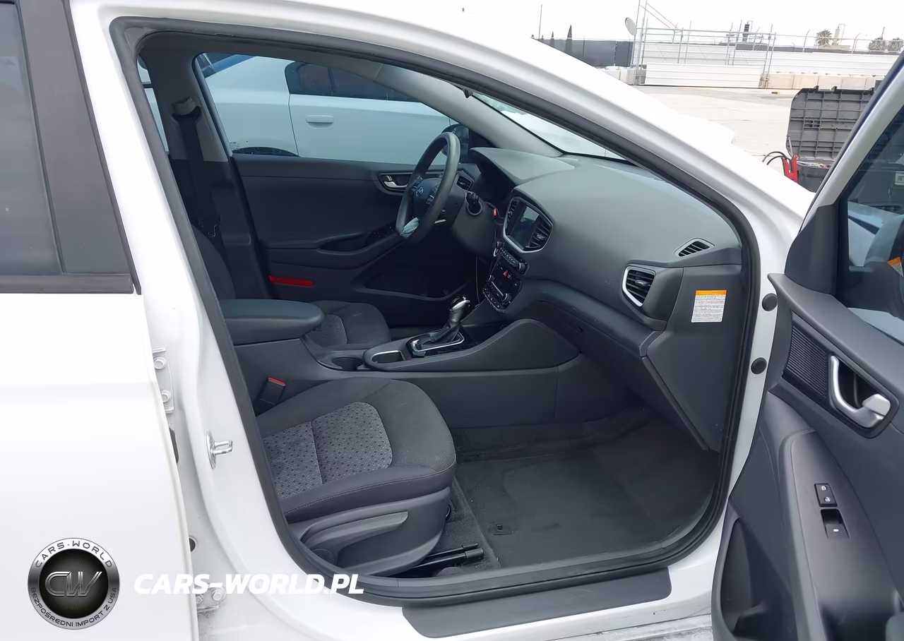 2017 Hyundai Ioniq Hybrid Blue VIN:KMHC65LC7HU057262 - 5