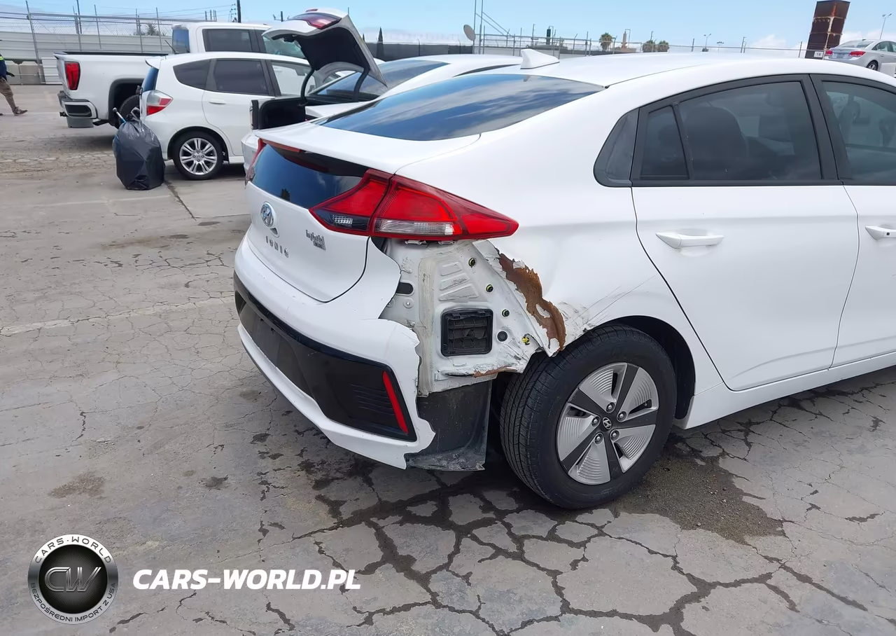 2017 Hyundai Ioniq Hybrid Blue VIN:KMHC65LC7HU057262 - 6