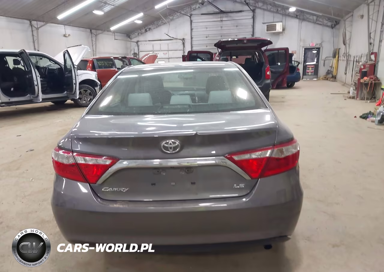 2016 Toyota Camry Le VIN:4T4BF1FK3GR530571 - 17