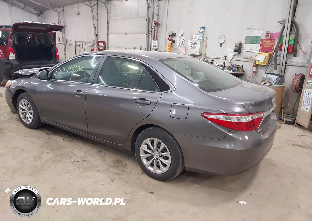 2016 Toyota Camry Le VIN:4T4BF1FK3GR530571 - 3