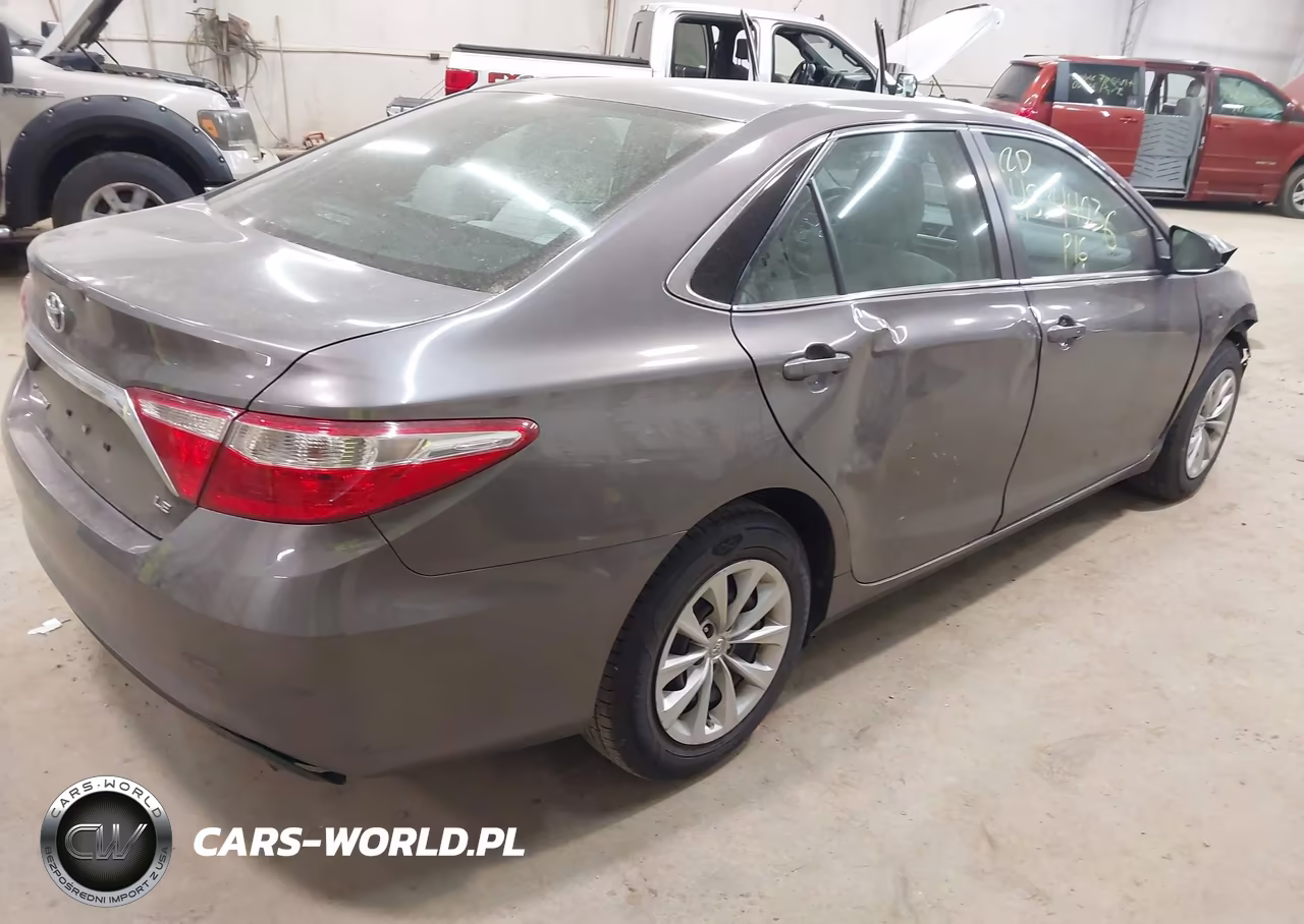 2016 Toyota Camry Le VIN:4T4BF1FK3GR530571 - 4
