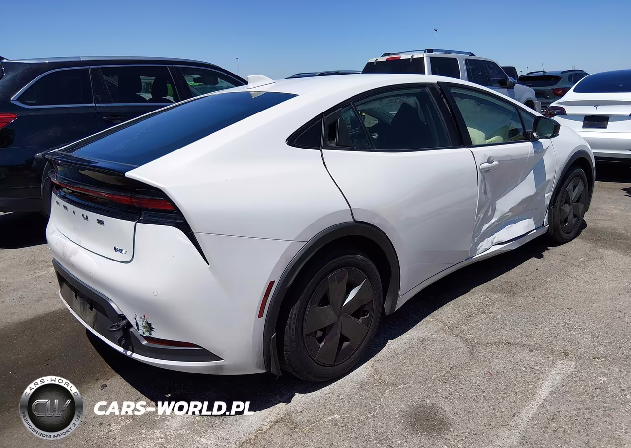 2023 Toyota Prius Le VIN:JTDACAAU8P3011856 - 4