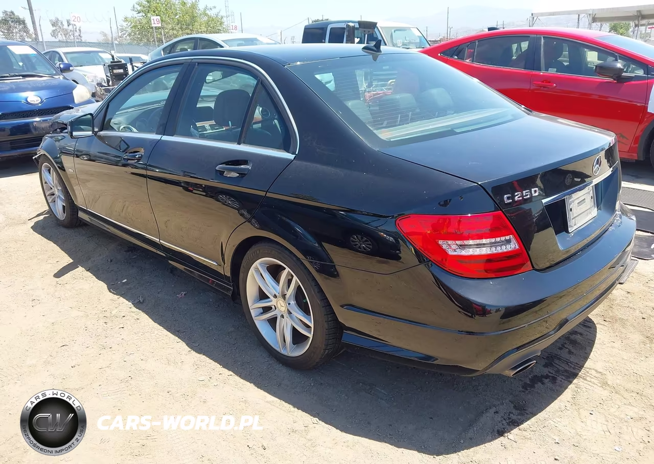 2012 Mercedes-Benz C 250 Sport VIN:WDDGF4HB1CR220568 - 3