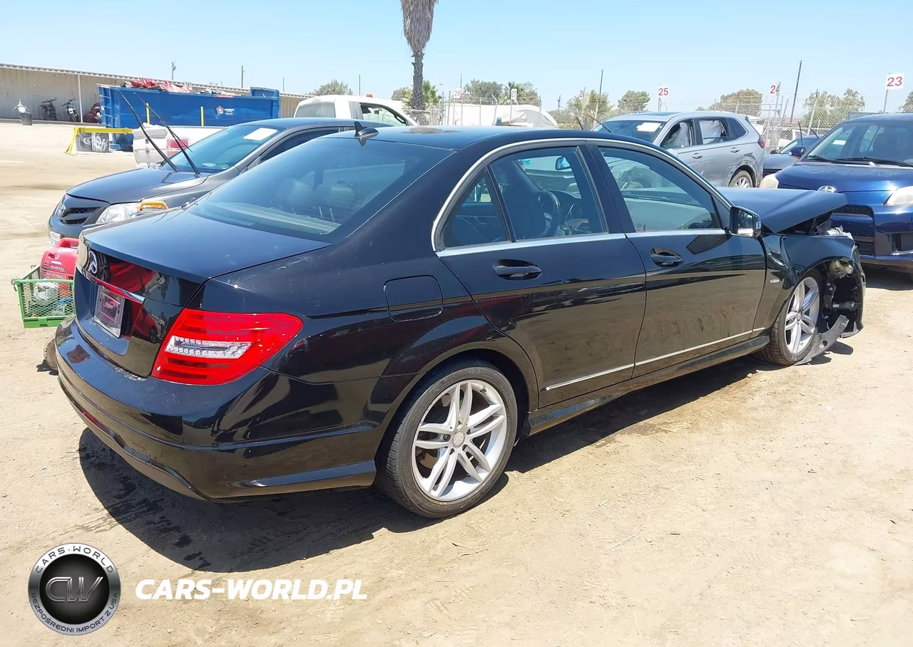 2012 Mercedes-Benz C 250 Sport VIN:WDDGF4HB1CR220568 - 4