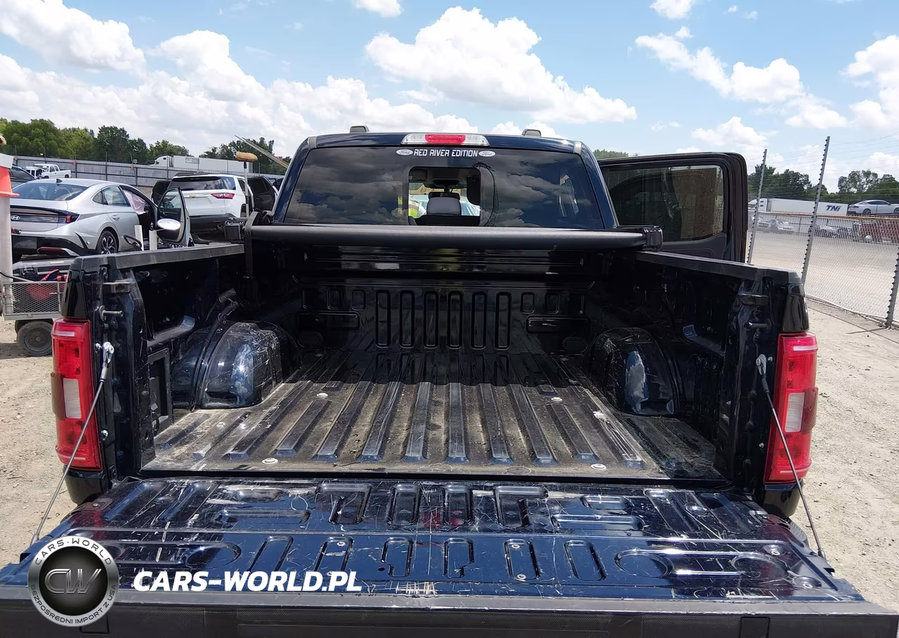 2023 Ford F-150 Xlt VIN:1FTFW1E89PKF91330 - 18
