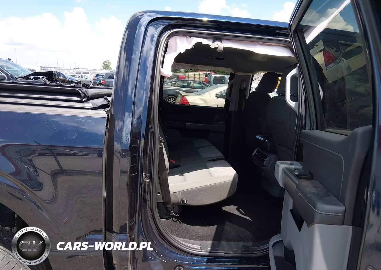 2023 Ford F-150 Xlt VIN:1FTFW1E89PKF91330 - 8