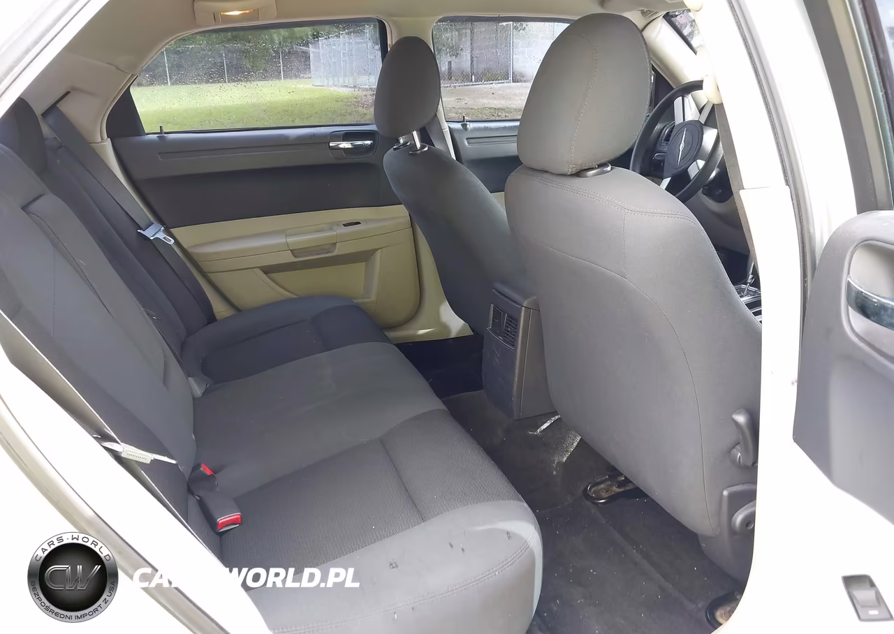 2006 Chrysler 300 VIN:2C3KA43R26H217792 - 8