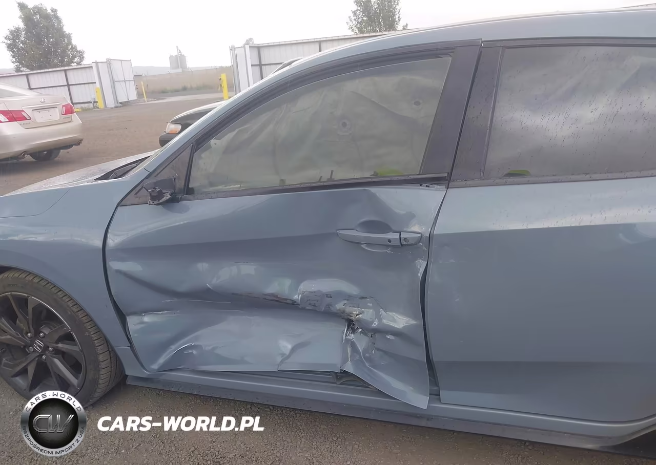 2019 Honda Civic Sport Touring VIN:SHHFK7H98KU423573 - 6