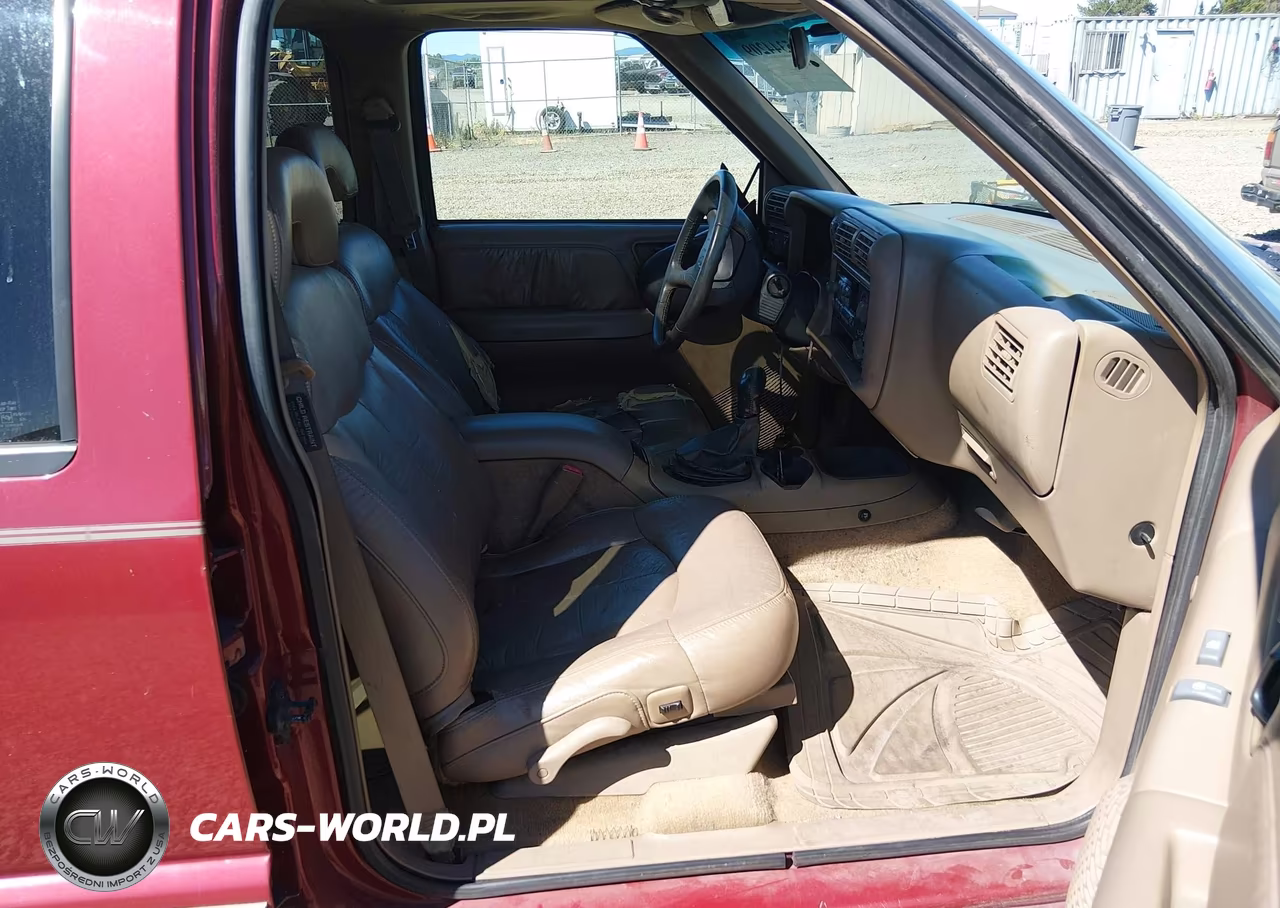 1997 Chevrolet Blazer Lt VIN:1GNDT13W6V2254443 - 5