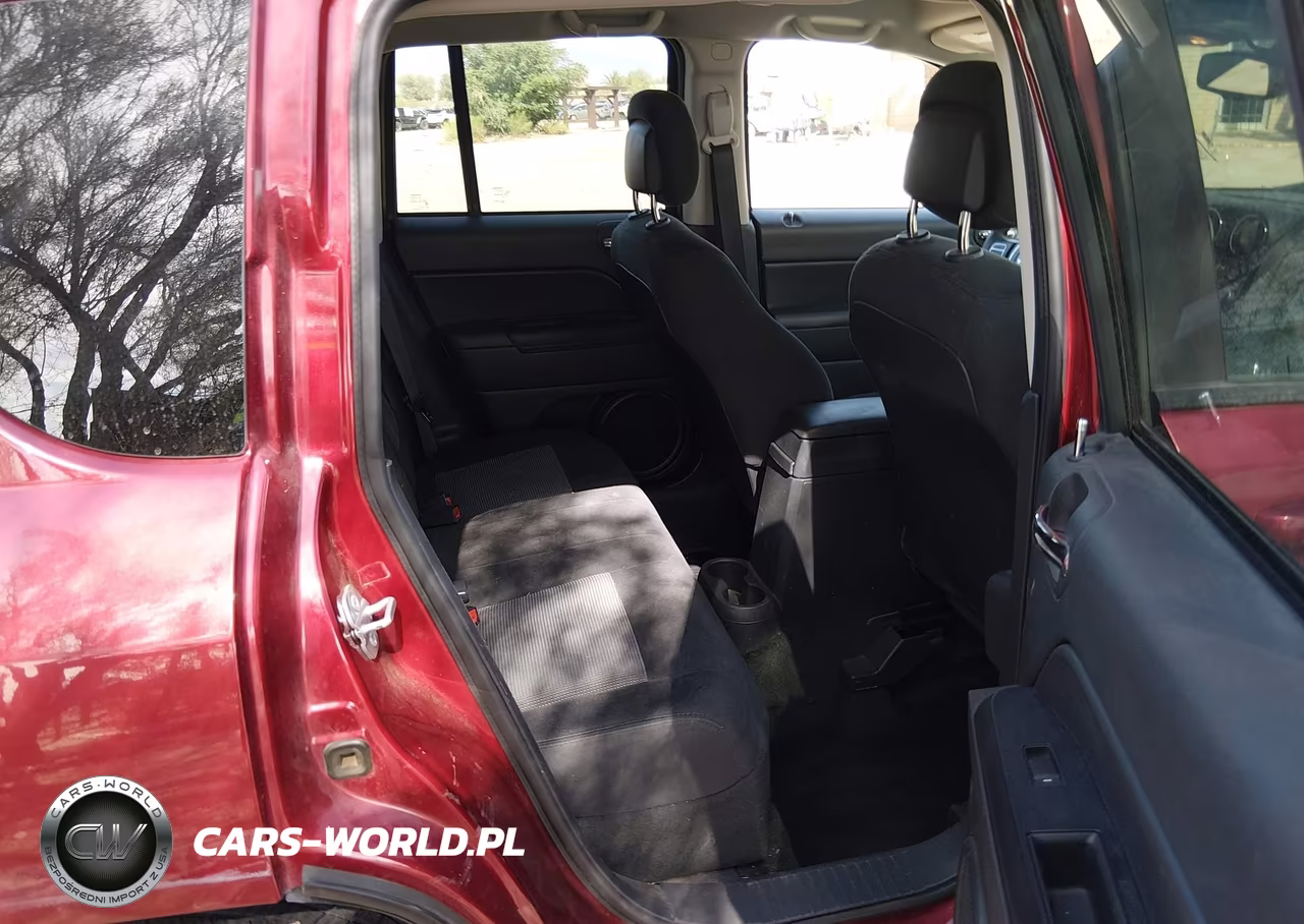 2016 Jeep Compass Sport VIN:1C4NJCBA0GD525671 - 8