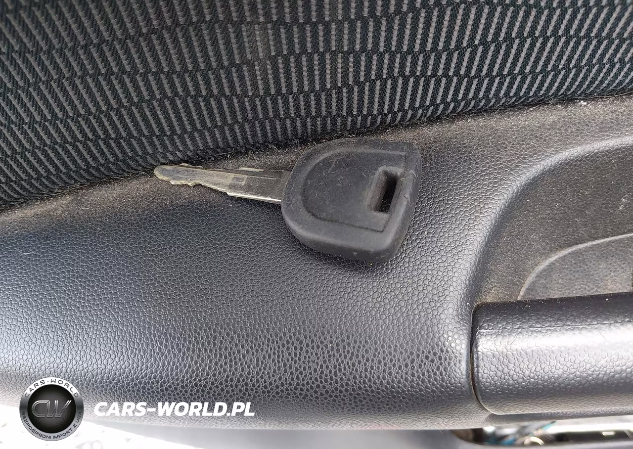 2007 Mazda Mazda3 I VIN:JM1BK32F171694885 - 11