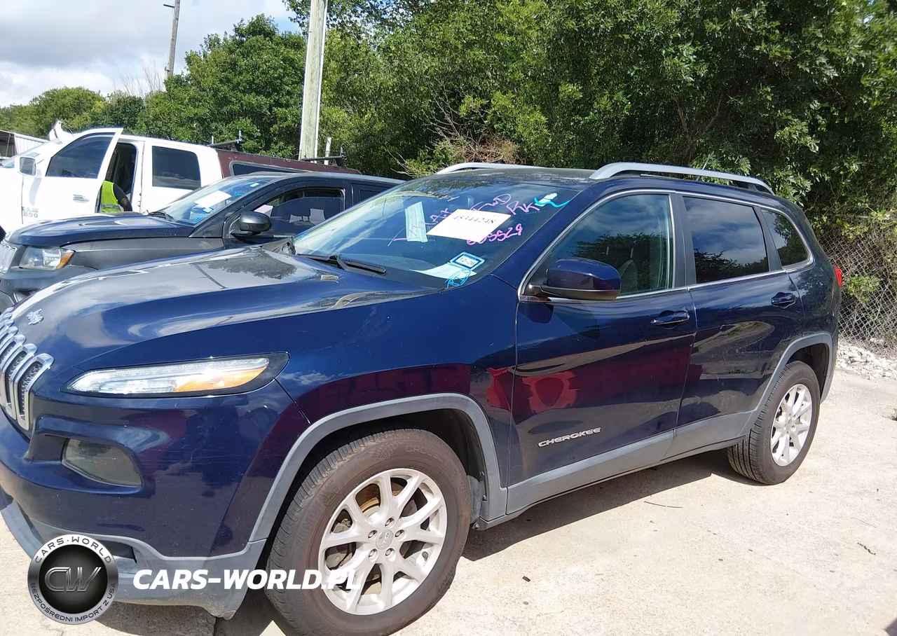 2015 Jeep Cherokee Latitude VIN:1C4PJLCB7FW655529 - 14