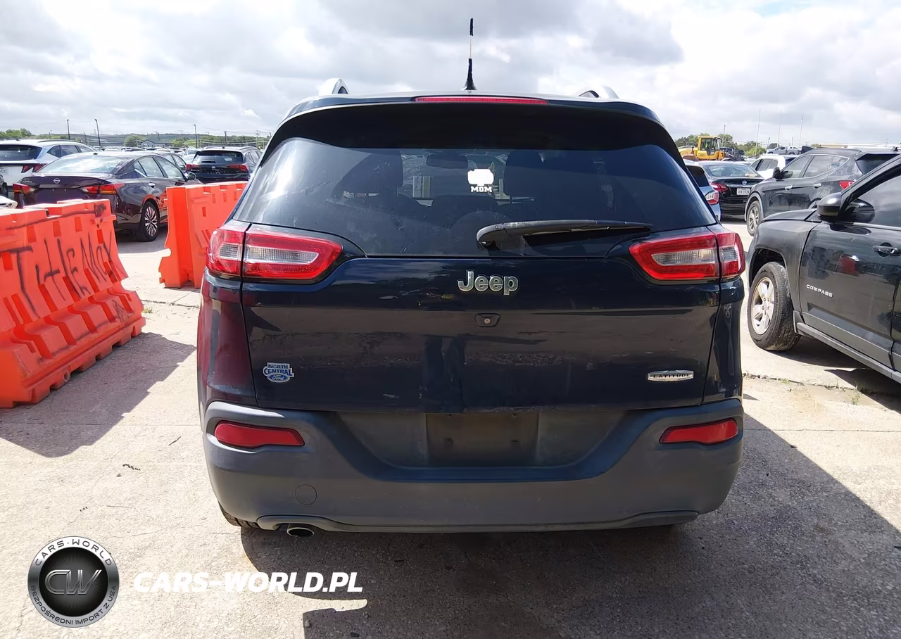 2015 Jeep Cherokee Latitude VIN:1C4PJLCB7FW655529 - 16