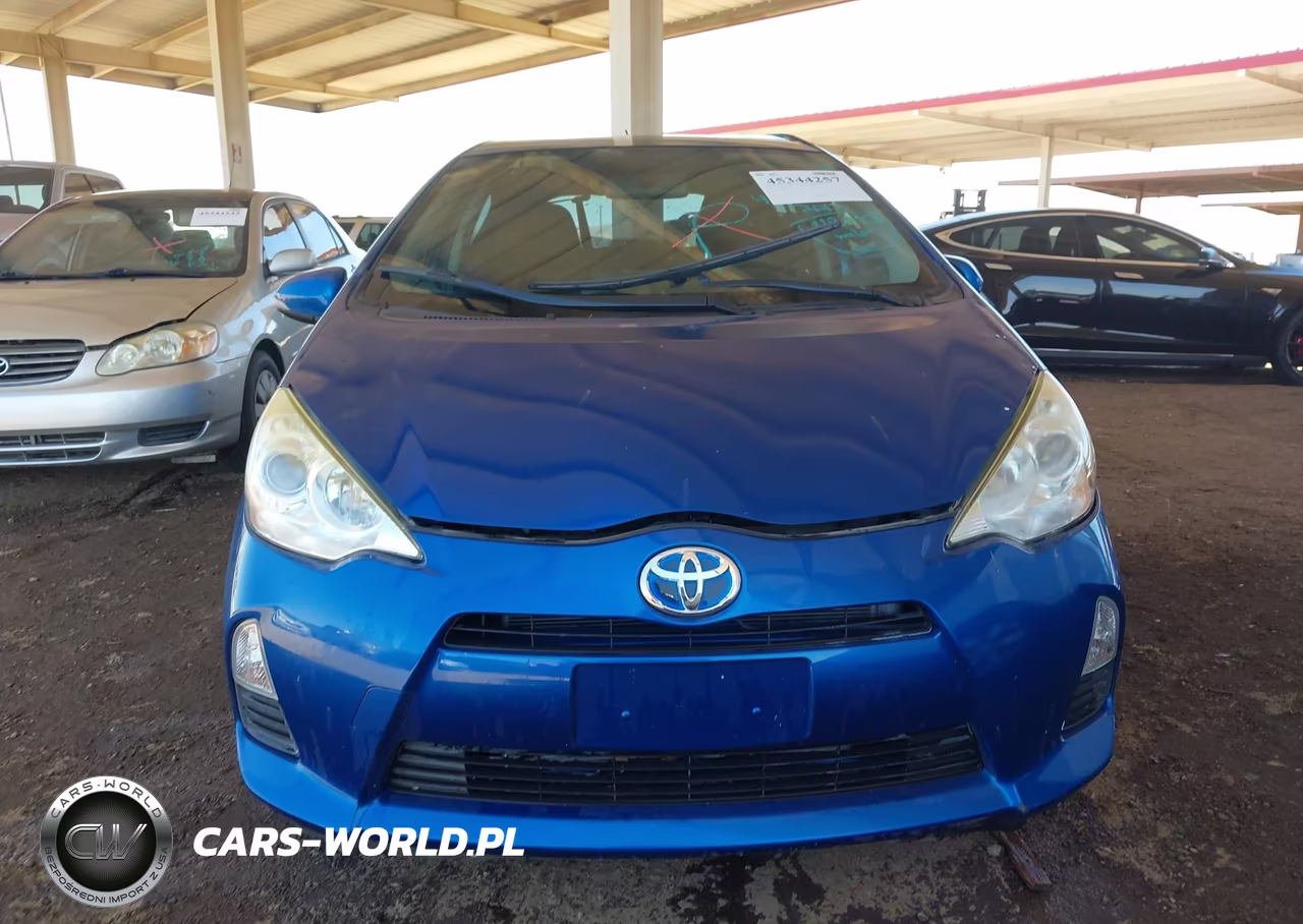 2013 Toyota Prius C Two VIN:JTDKDTB30D1546092 - 12