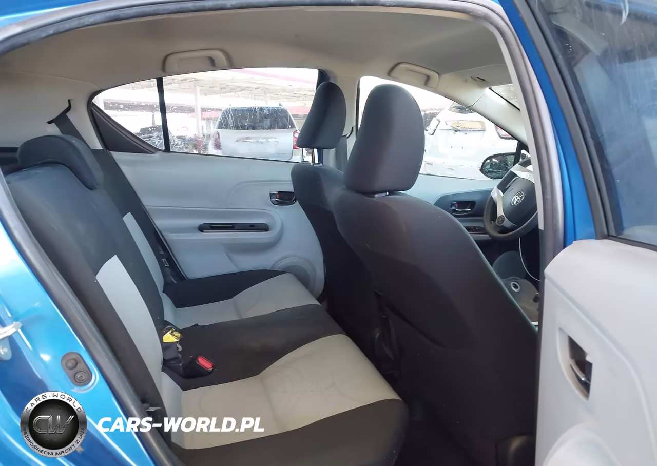2013 Toyota Prius C Two VIN:JTDKDTB30D1546092 - 8