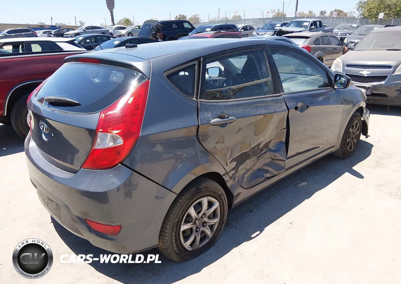 2013 Hyundai Accent Gs VIN:KMHCT5AE8DU066060 - 4