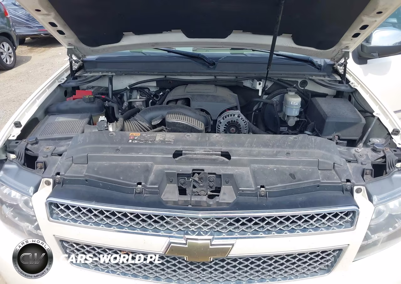 2011 Chevrolet Tahoe Ltz VIN:1GNSKCE00BR399186 - 10