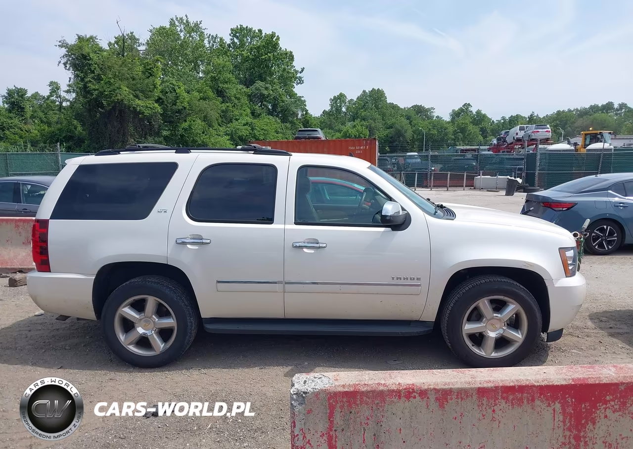2011 Chevrolet Tahoe Ltz VIN:1GNSKCE00BR399186 - 13