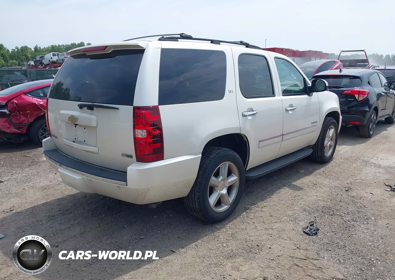 2011 Chevrolet Tahoe Ltz VIN:1GNSKCE00BR399186 - 4