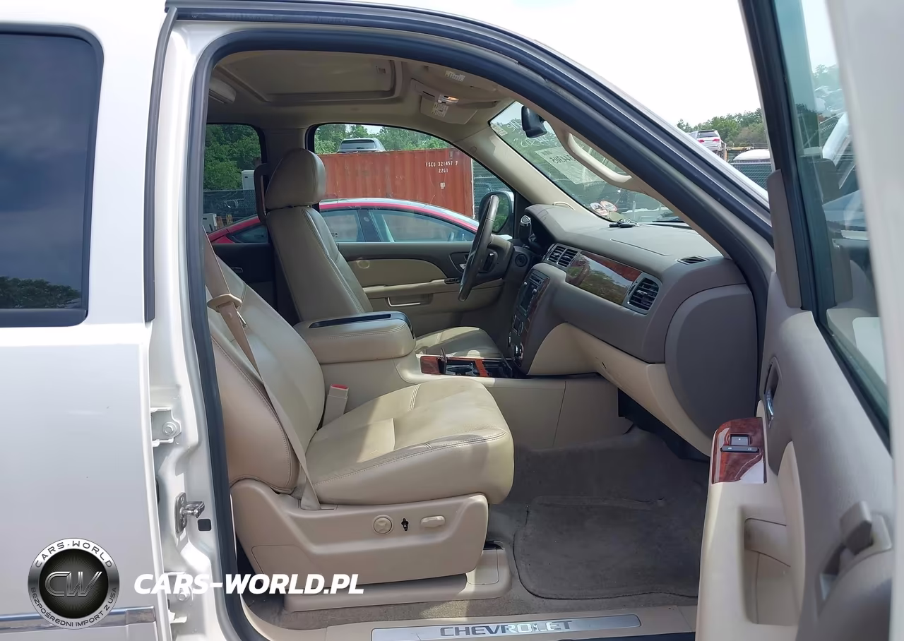 2011 Chevrolet Tahoe Ltz VIN:1GNSKCE00BR399186 - 5