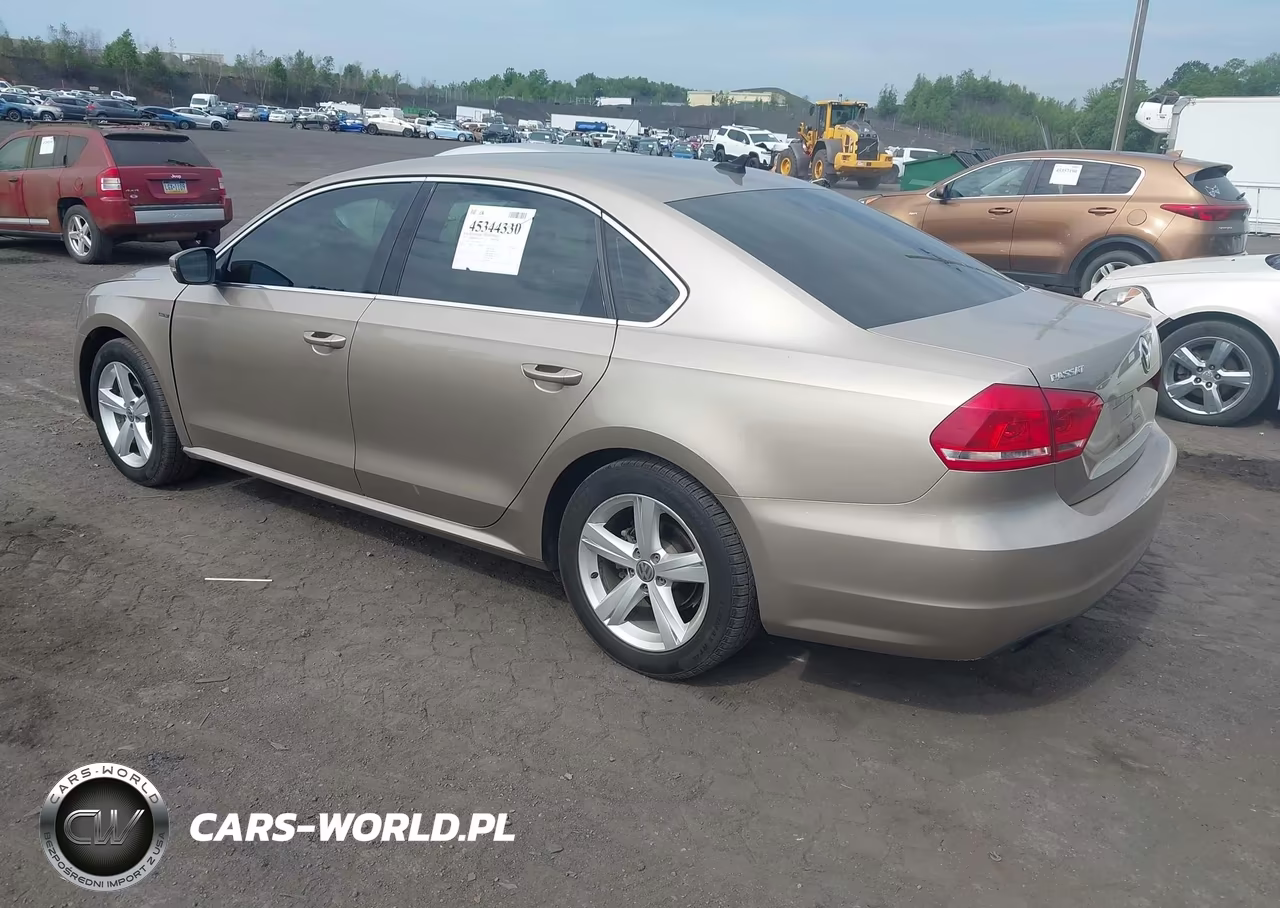 2015 Volkswagen Passat 1.8T Limited Edition VIN:1VWAT7A38FC119996 - 3
