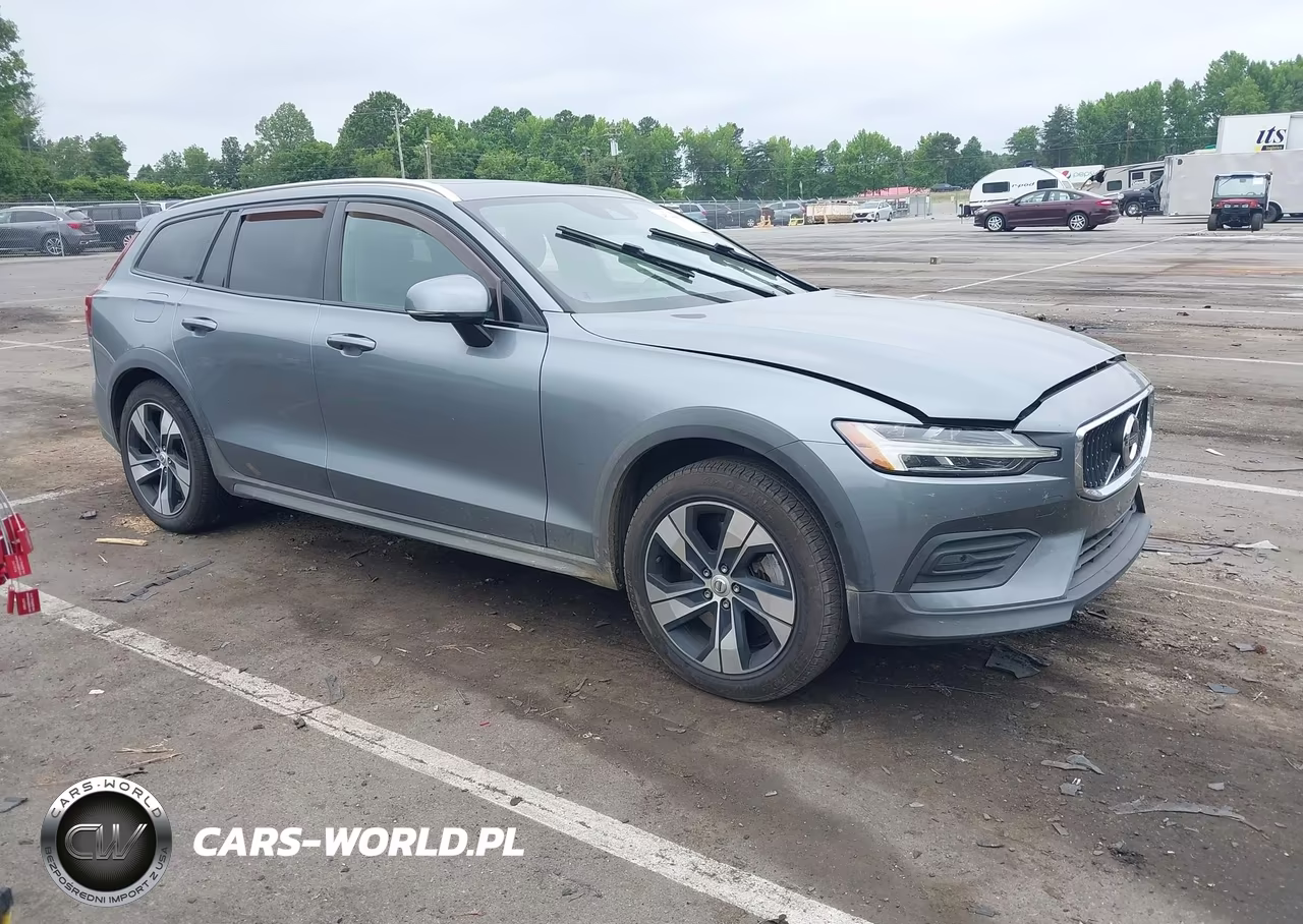 2020 Volvo V60 Cross Country T5 – zdjęcie 1 z 16