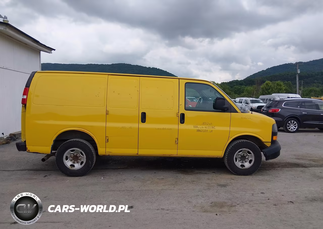 2018 Chevrolet Express 2500 Work Van VIN:1GCWGAFG4J1316402 - 13