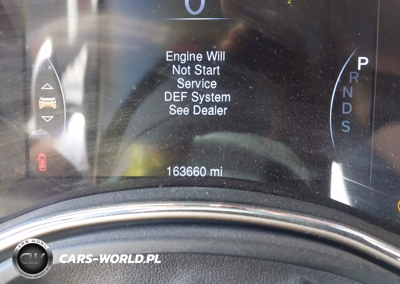2015 Jeep Grand Cherokee Overland VIN:1C4RJFCM8FC730915 - 16