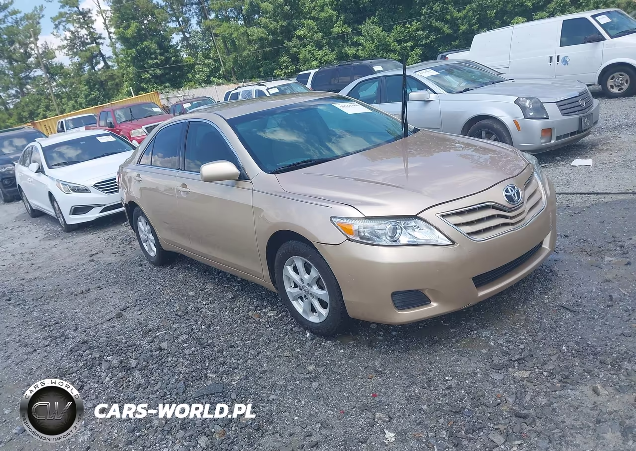 2011 Toyota Camry Le – zdjęcie 1 z 17