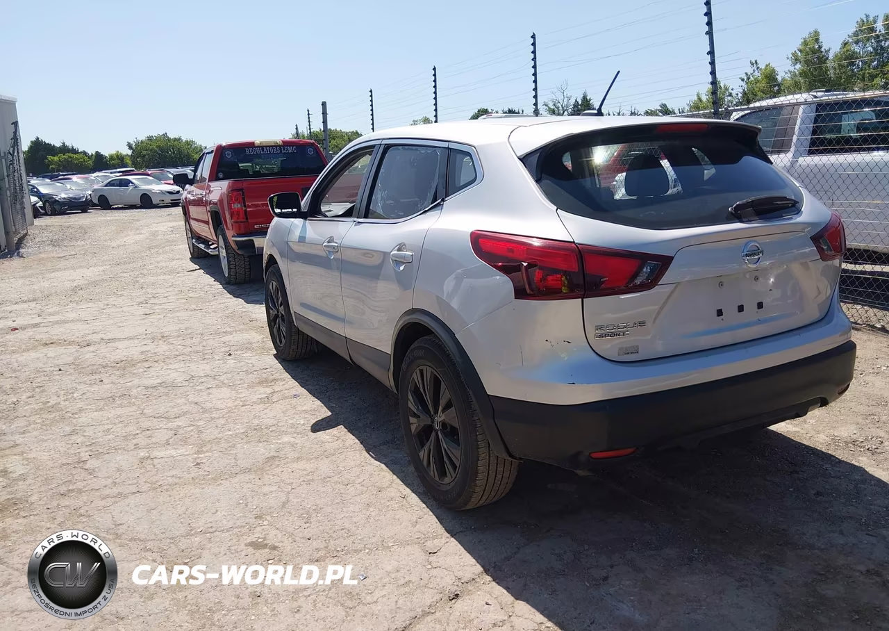 2019 Nissan Rogue Sport S VIN:JN1BJ1CP3KW525786 - 3