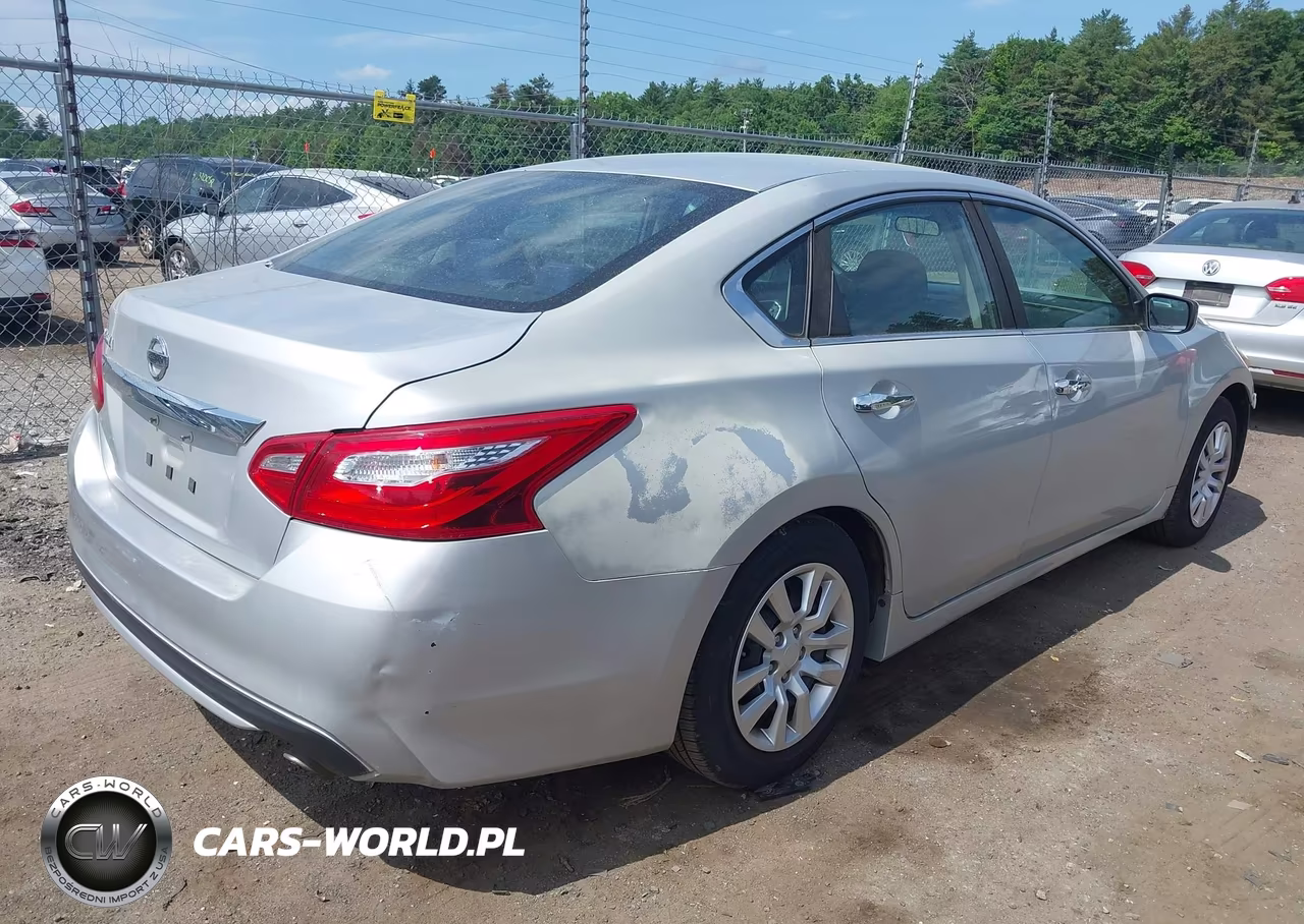 2017 Nissan Altima 2.5 S VIN:1N4AL3AP0HN321484 - 4