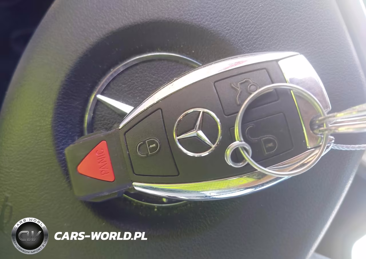 2012 Mercedes-Benz C 300 Sport 4Matic VIN:WDDGF8BB7CA728364 - 11