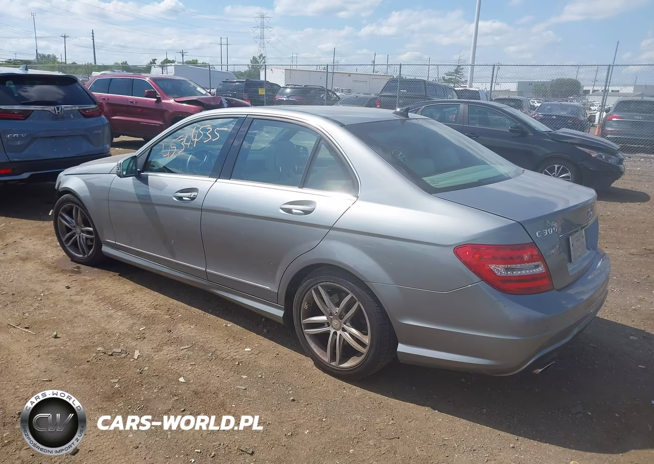 2012 Mercedes-Benz C 300 Sport 4Matic VIN:WDDGF8BB7CA728364 - 3