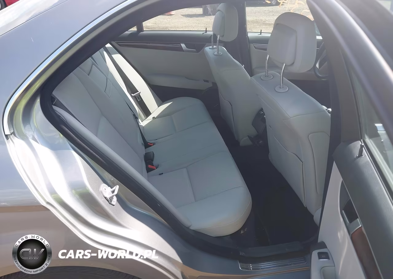 2012 Mercedes-Benz C 300 Sport 4Matic VIN:WDDGF8BB7CA728364 - 8
