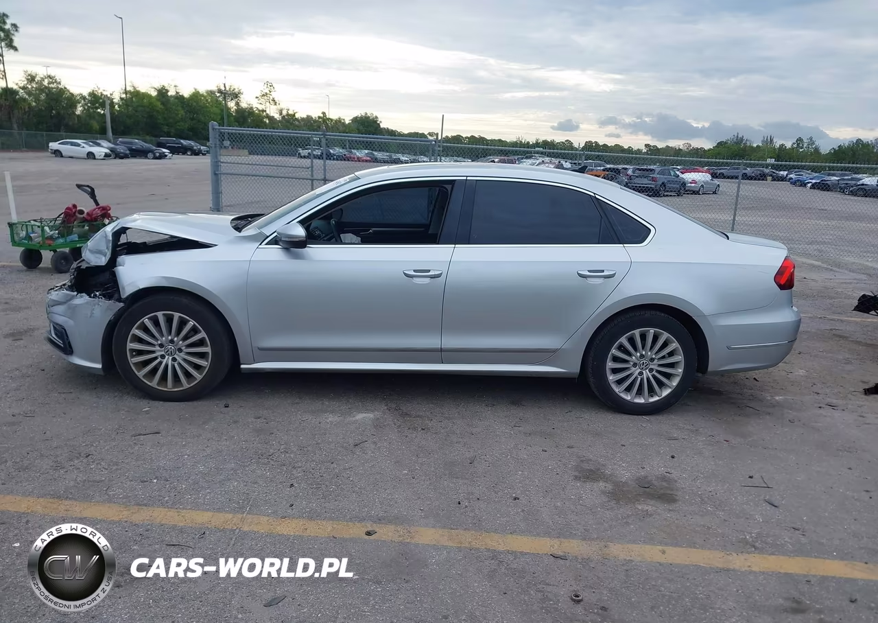 2017 Volkswagen Passat 1.8T Se VIN:1VWBT7A34HC001578 - 14