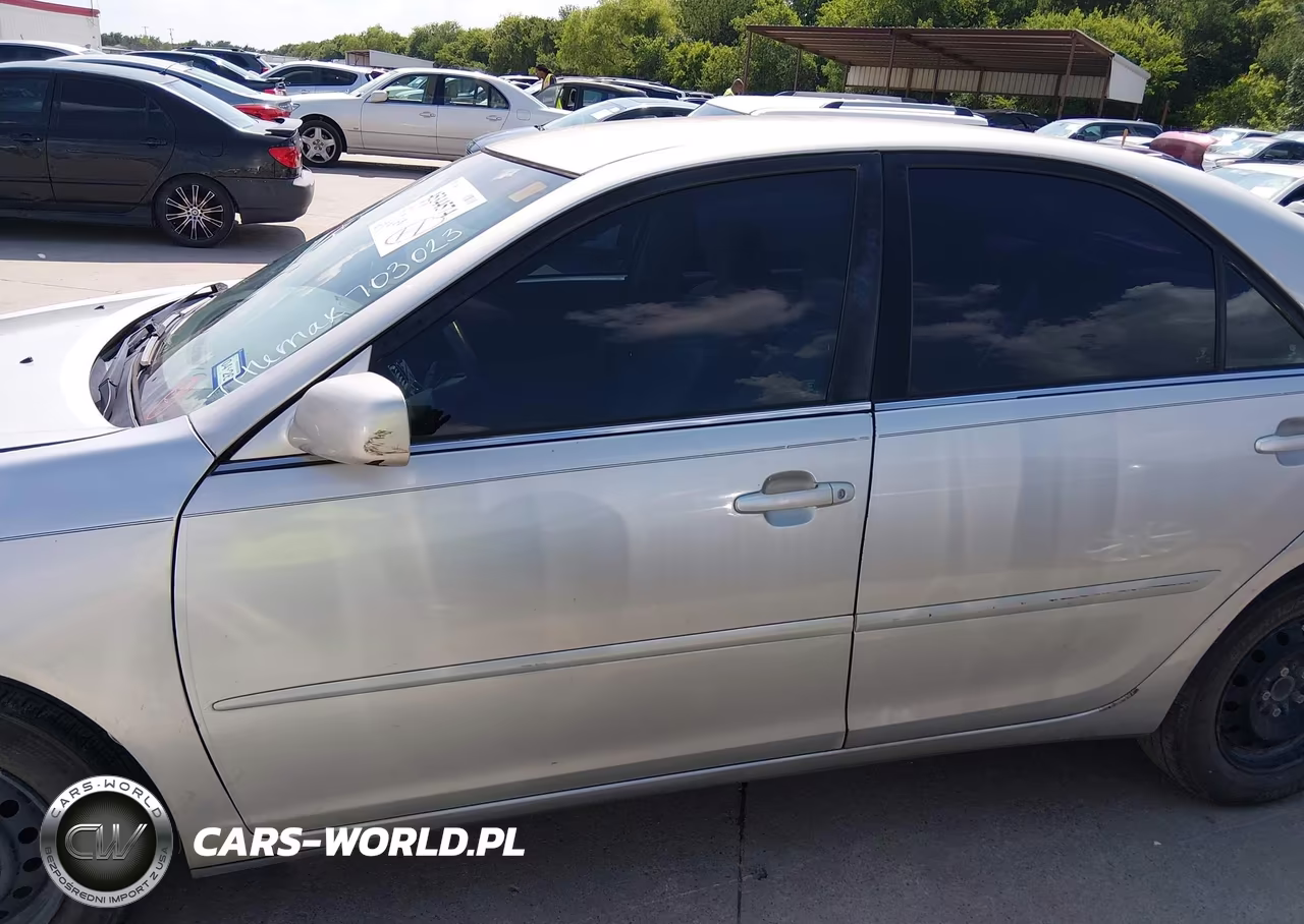 2003 Toyota Camry Le VIN:4T1BE32K43U703023 - 14