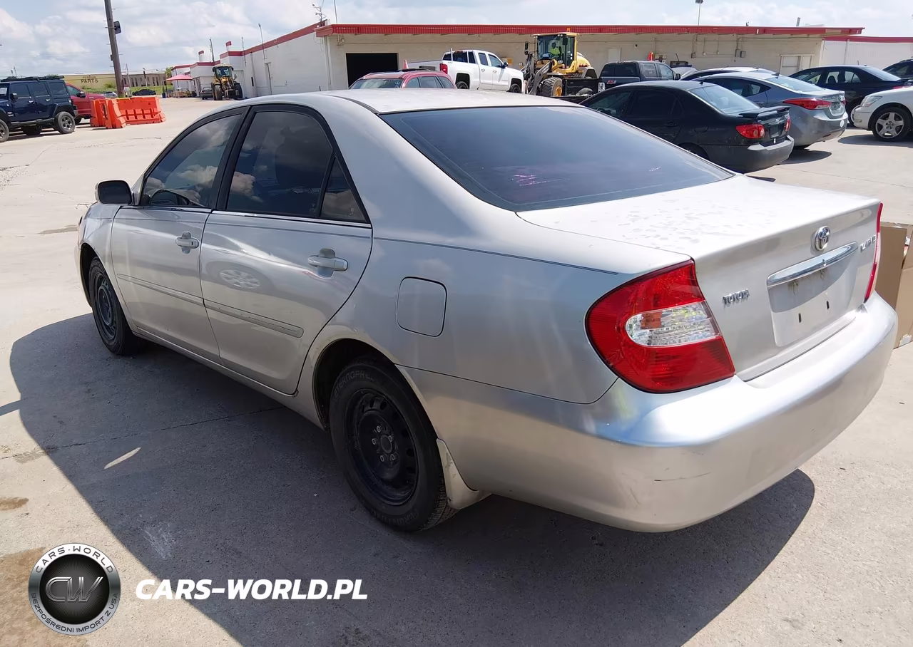 2003 Toyota Camry Le VIN:4T1BE32K43U703023 - 3