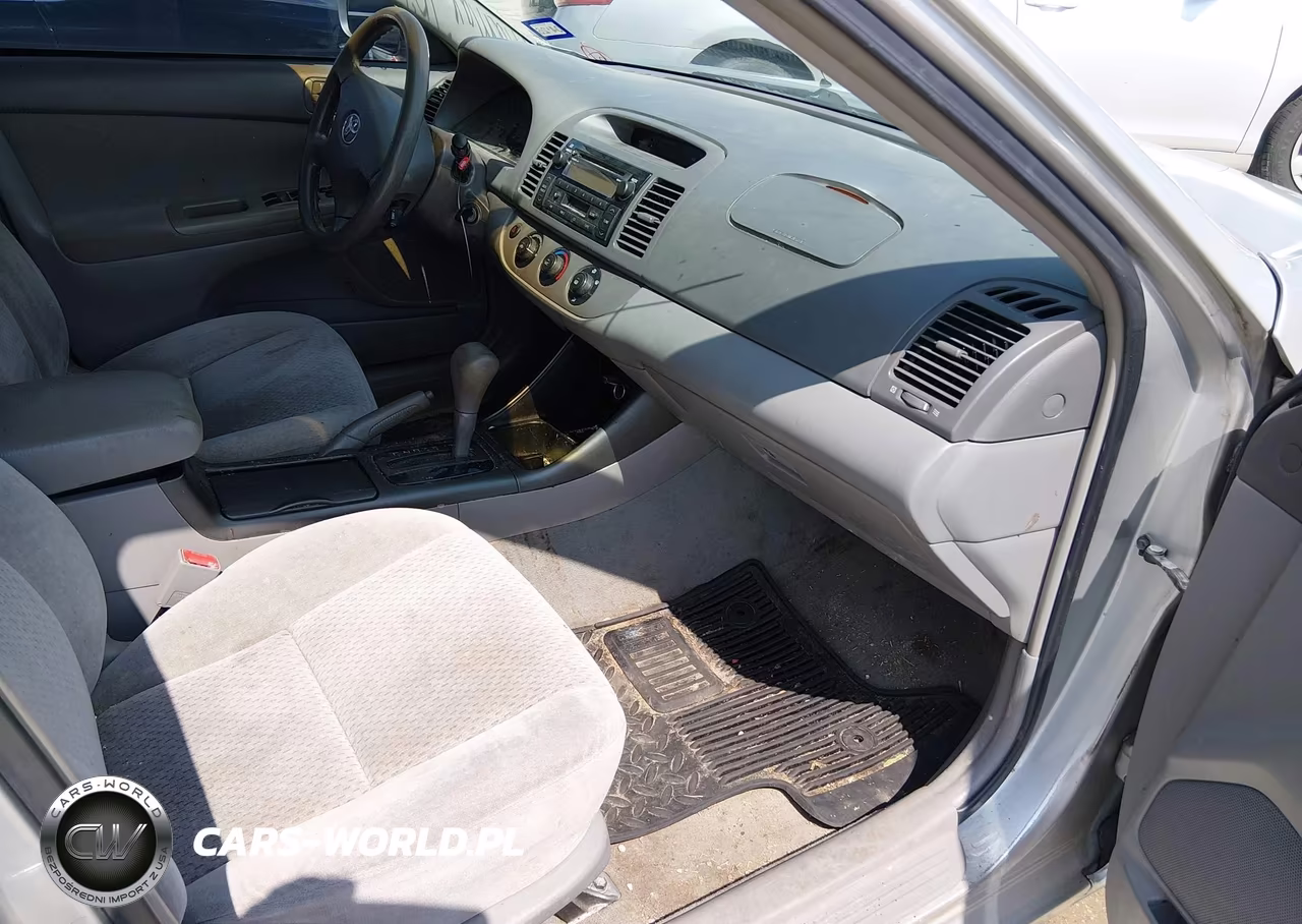 2003 Toyota Camry Le VIN:4T1BE32K43U703023 - 5
