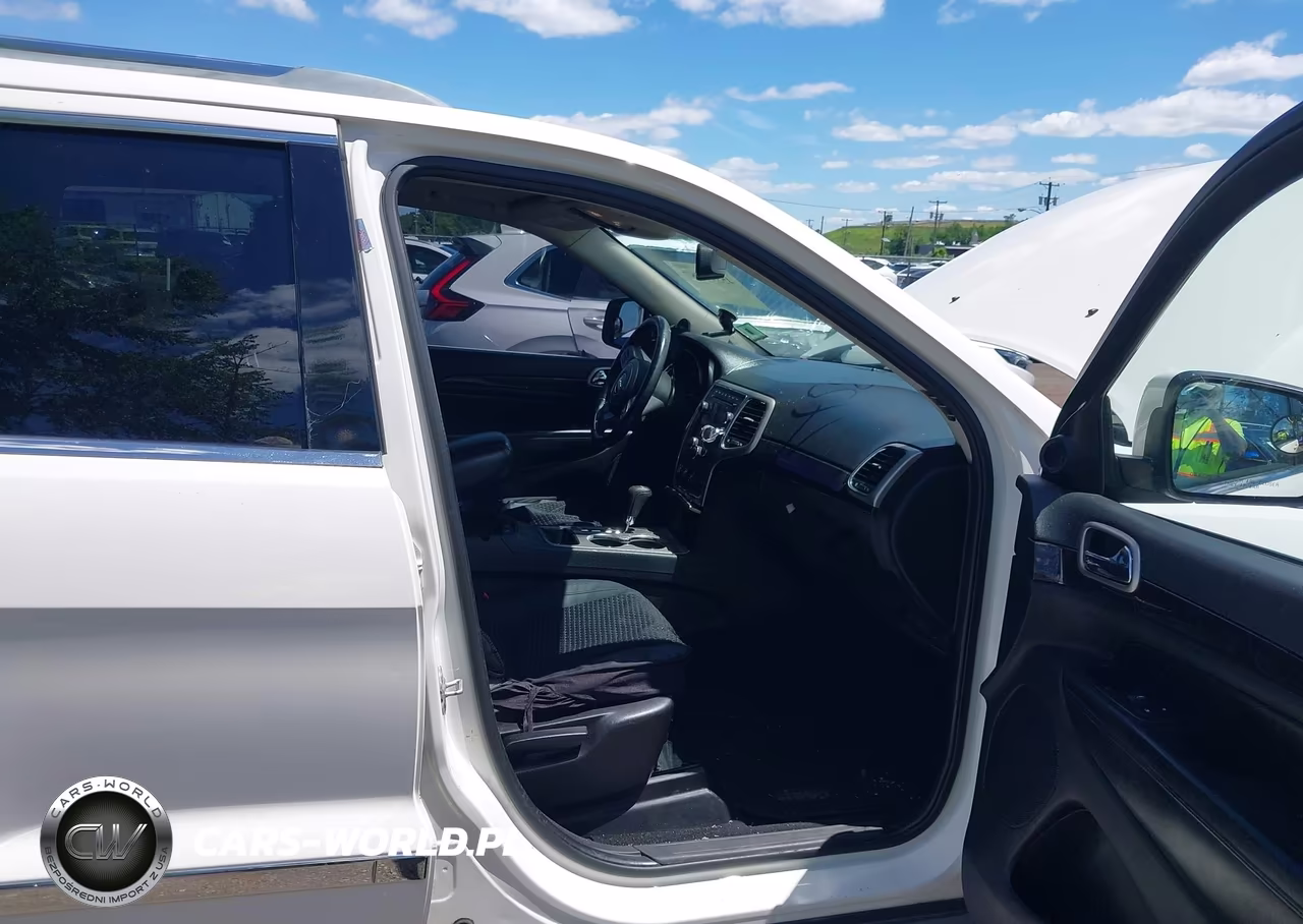 2012 Jeep Grand Cherokee Laredo VIN:1C4RJFAG1CC156909 - 5