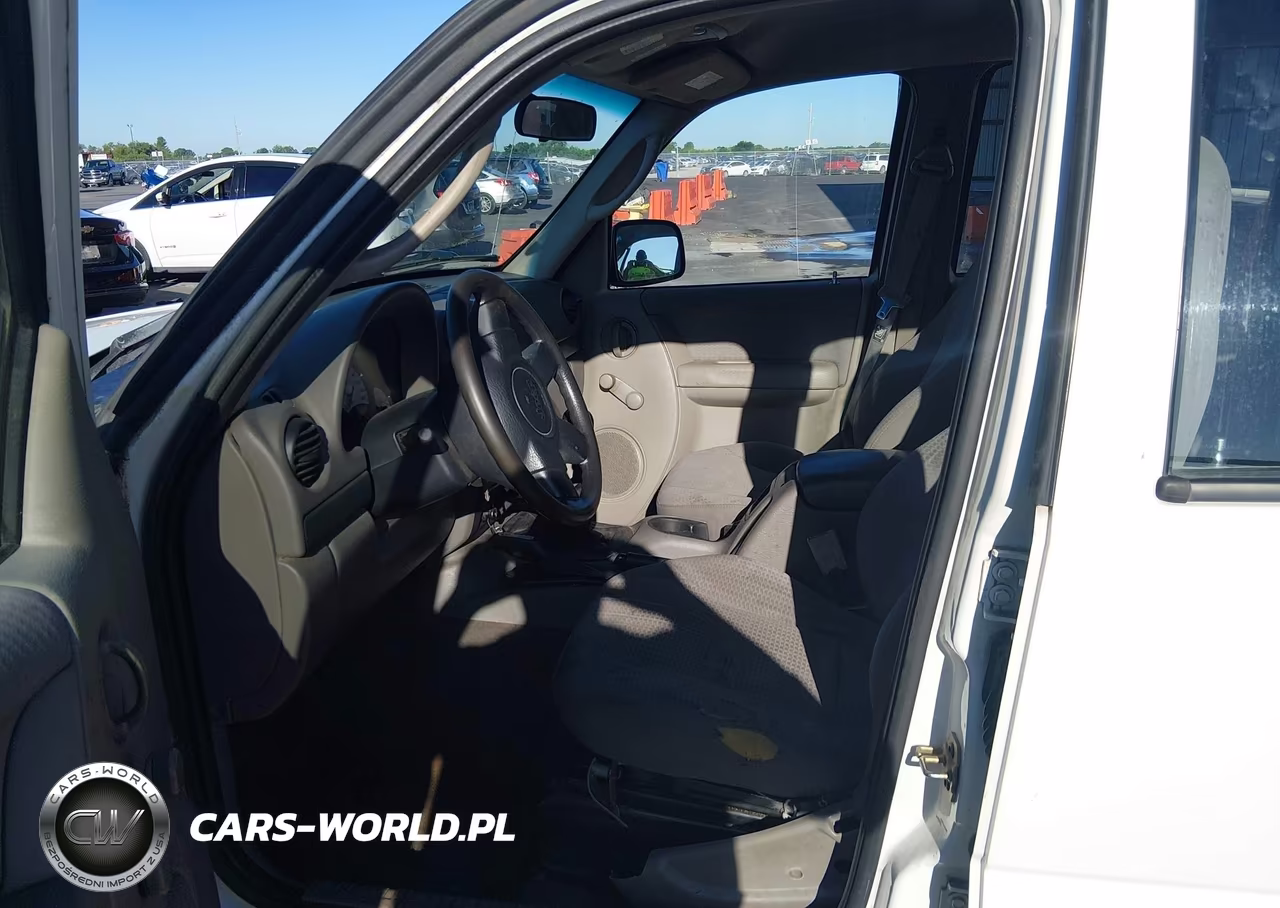 2002 Jeep Liberty Sport VIN:1J4GL48182W239039 - 5