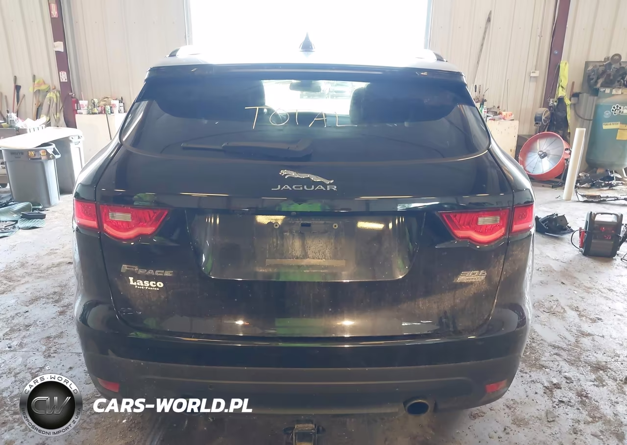 2018 Jaguar F-Pace 30T Prestige VIN:SADCK2GX8JA290431 - 16
