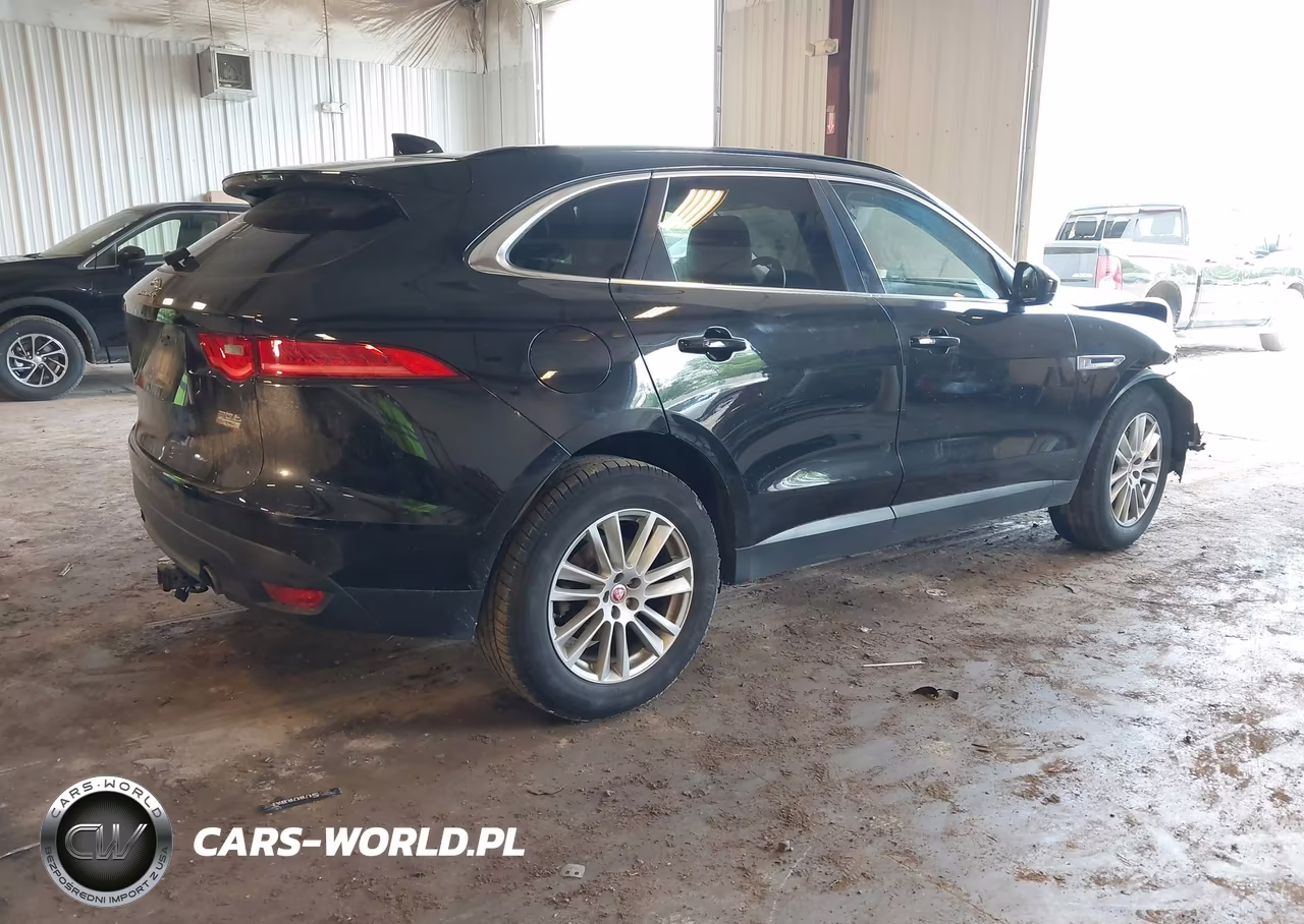 2018 Jaguar F-Pace 30T Prestige VIN:SADCK2GX8JA290431 - 4