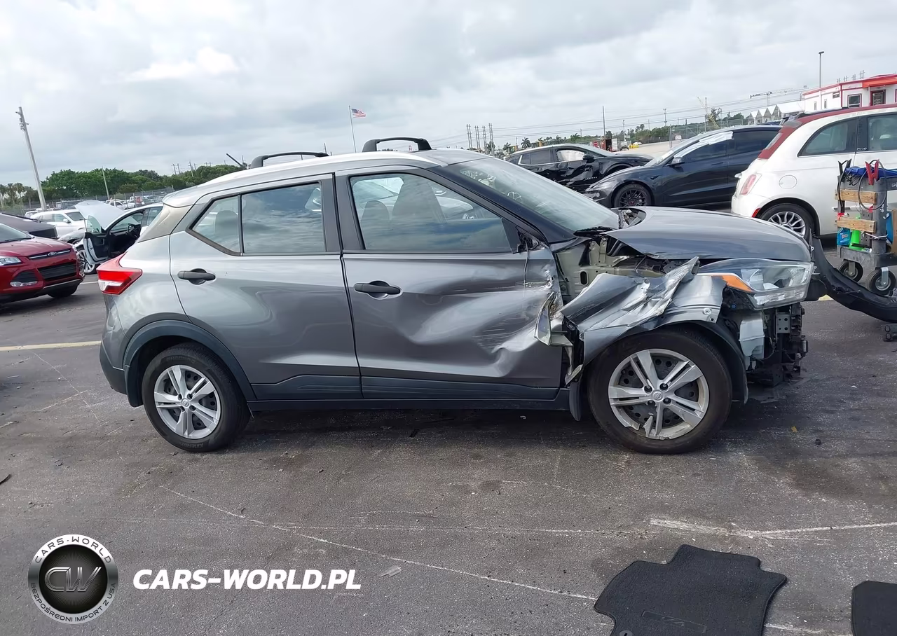 2019 Nissan Kicks S VIN:3N1CP5CU5KL510163 - 14
