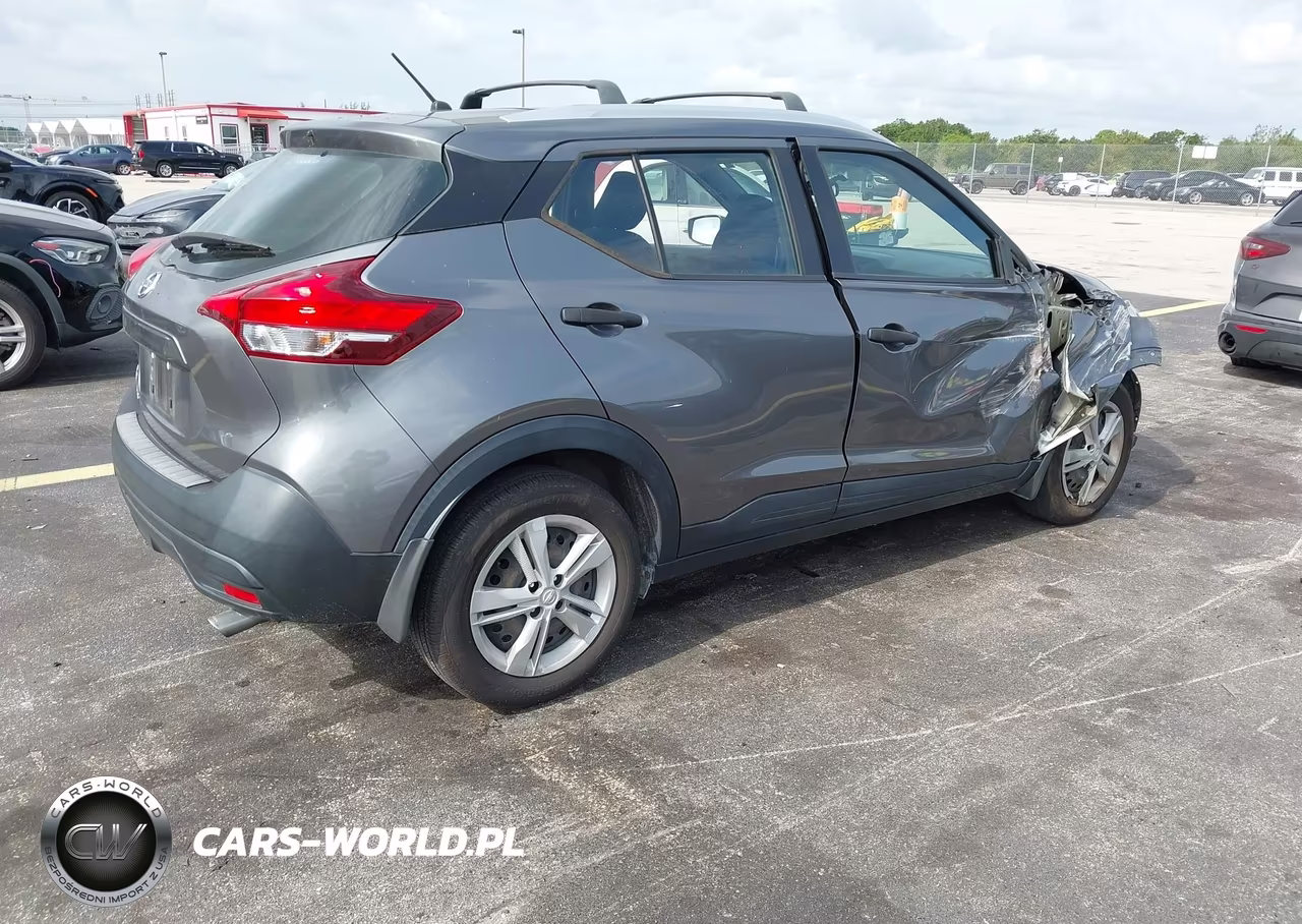 2019 Nissan Kicks S VIN:3N1CP5CU5KL510163 - 4