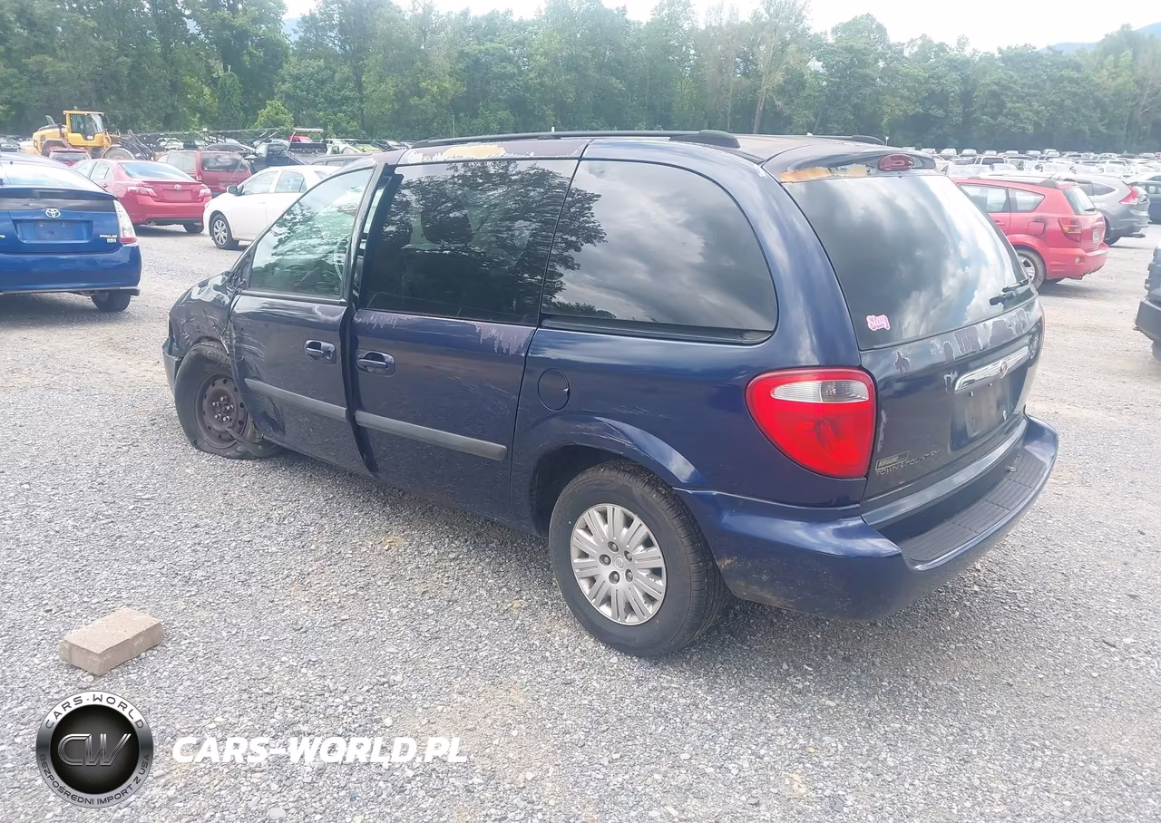 2005 Chrysler Town & Country VIN:1C4GP45R15B431063 - 3