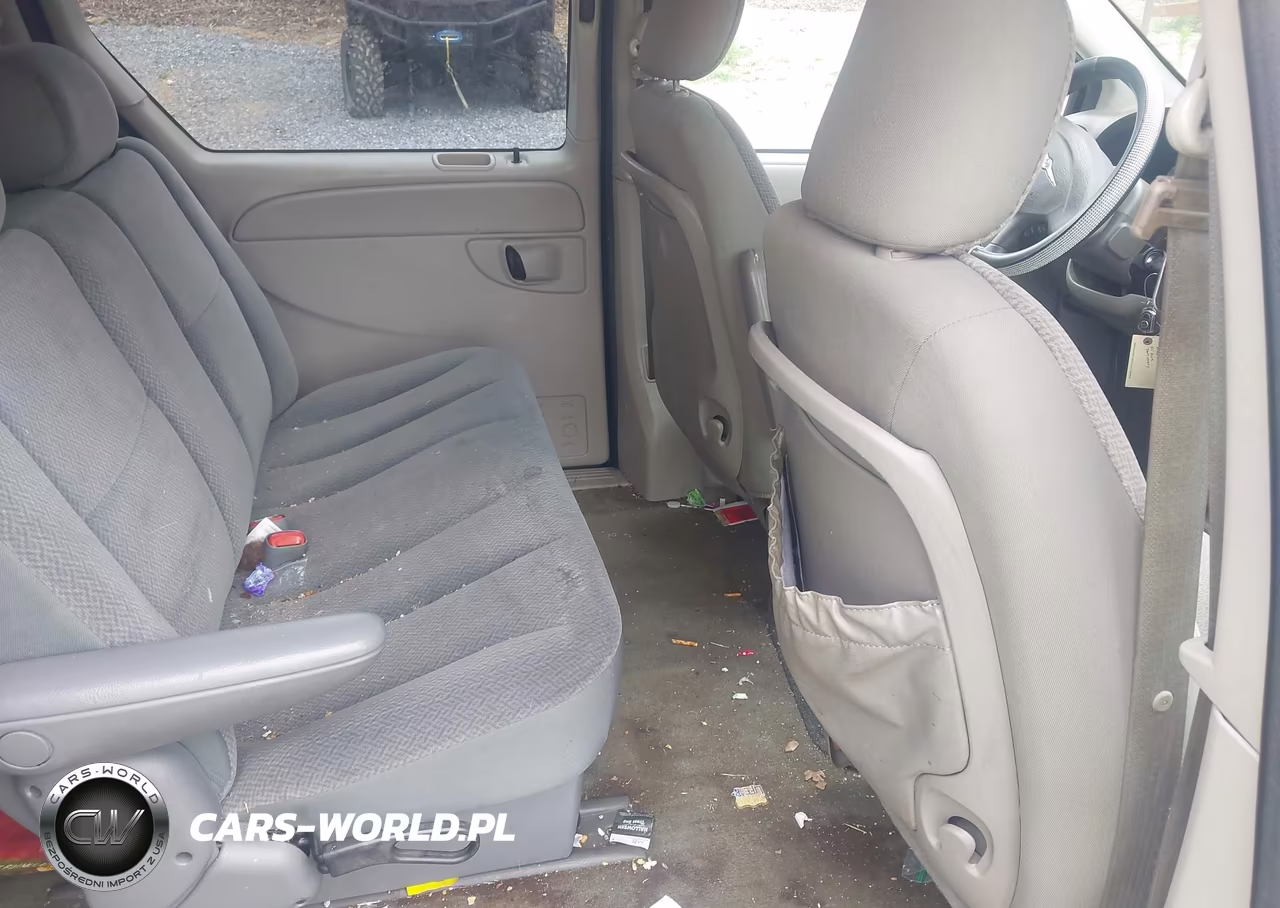 2005 Chrysler Town & Country VIN:1C4GP45R15B431063 - 8