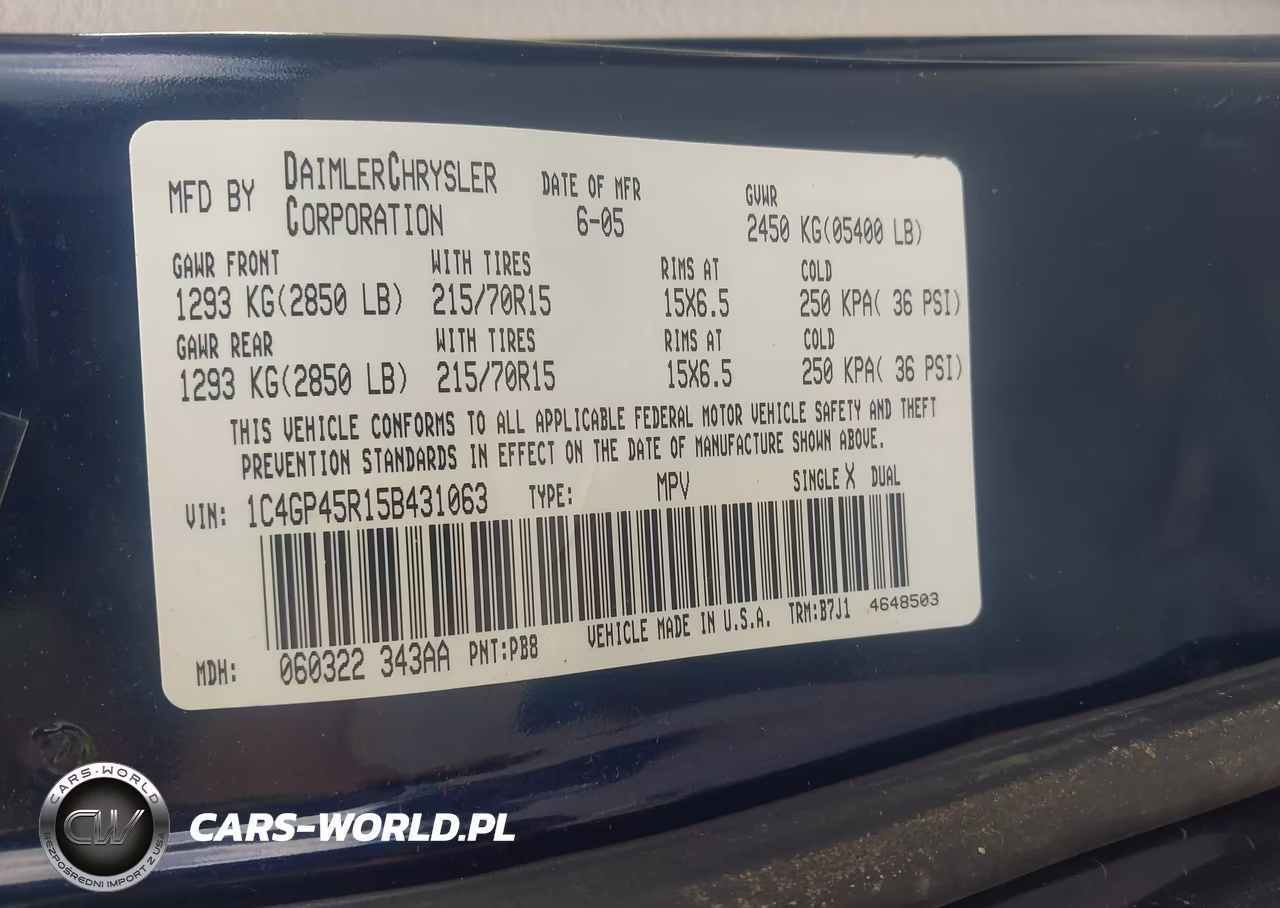 2005 Chrysler Town & Country VIN:1C4GP45R15B431063 - 9