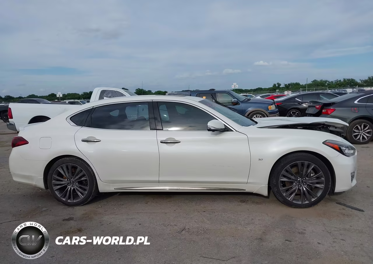 2018 Infiniti Q70L 3.7 Luxe VIN:JN1BY1PP9JM330159 - 12