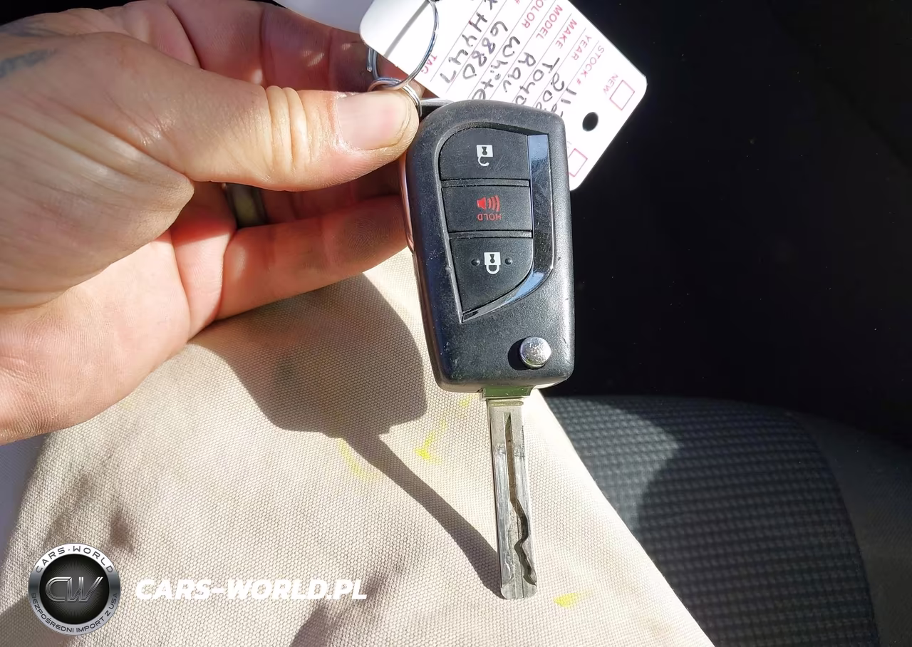 2021 Toyota Rav4 Hybrid Le VIN:4T3LWRFV3MU046880 - 11